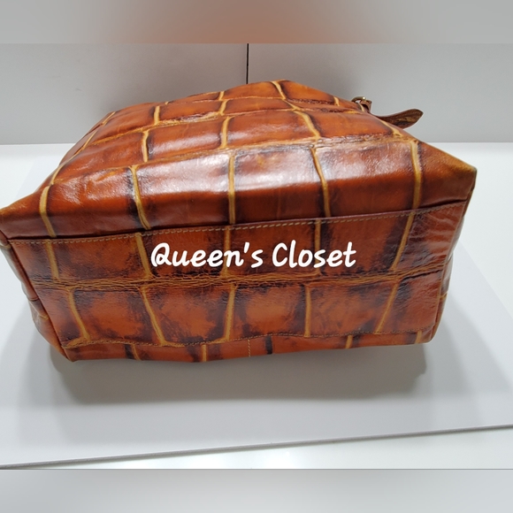Dooney & Bourke | Vintage Dillen Leather Hobo in Animal Print - Picture 6 of 11